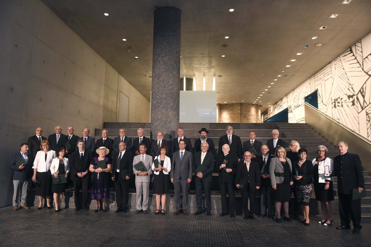 1565975943 9I9Uoa02Z md