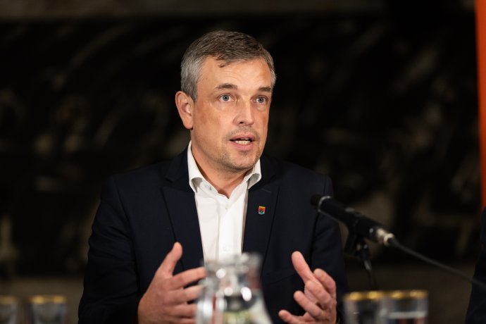 009CS1363020221006csefalvay