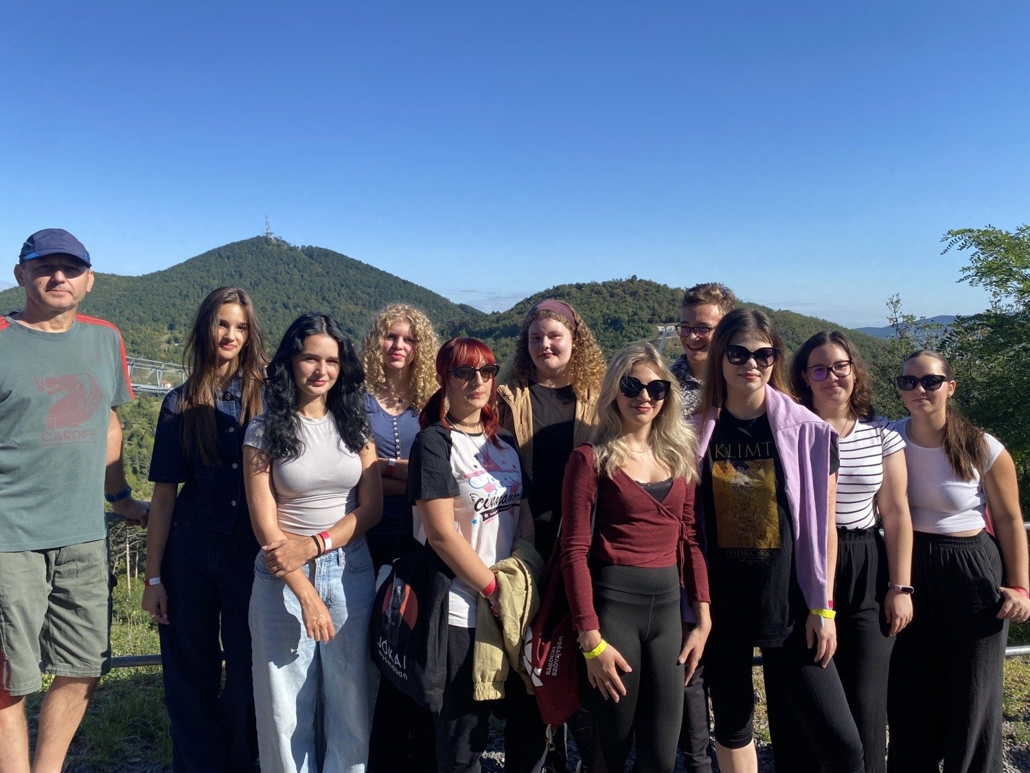 Ismet tart karokkal SJG3