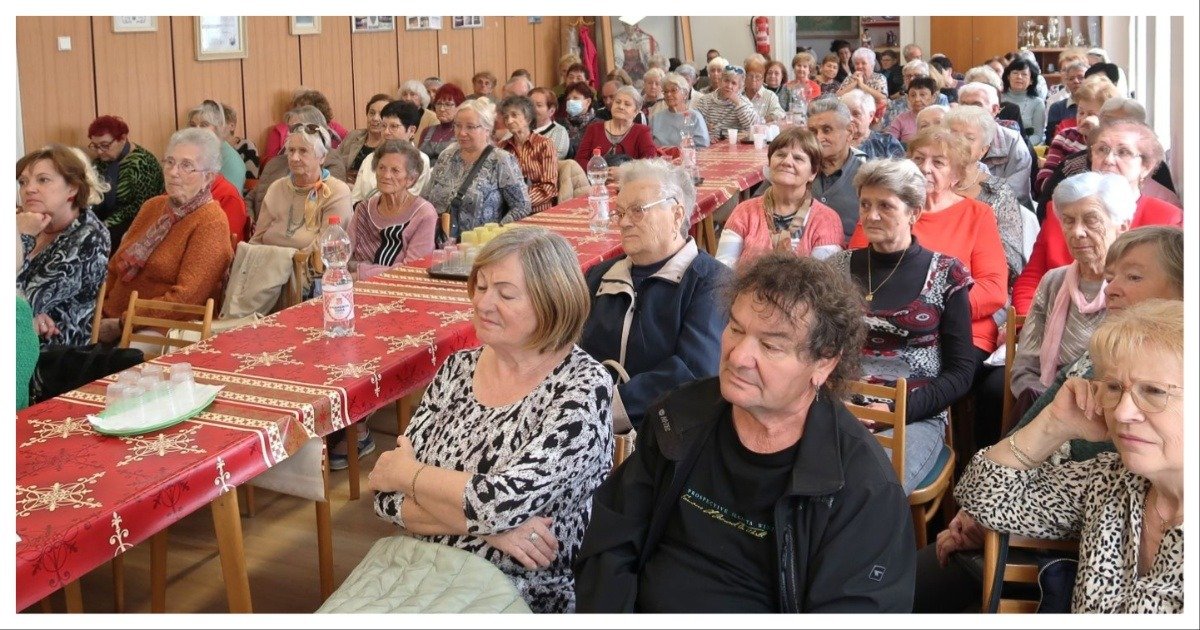 MixCollage 02 Oct 2025 05 28 PM 4581