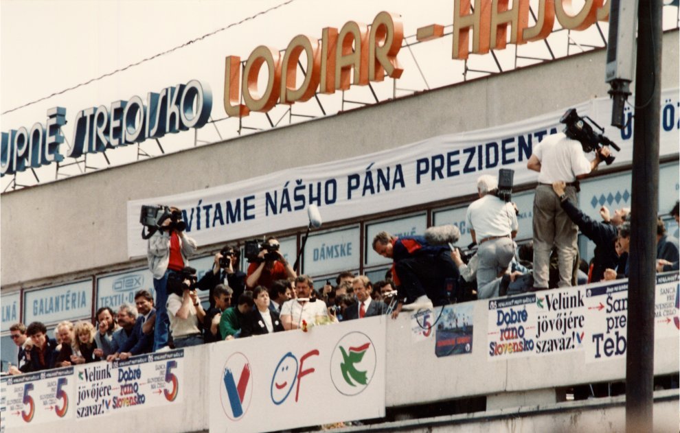 Ilyen volt a Bársonyos forradalom Komáromban 12 1990KomarnoHavel2SzaboLaszloEFIAP