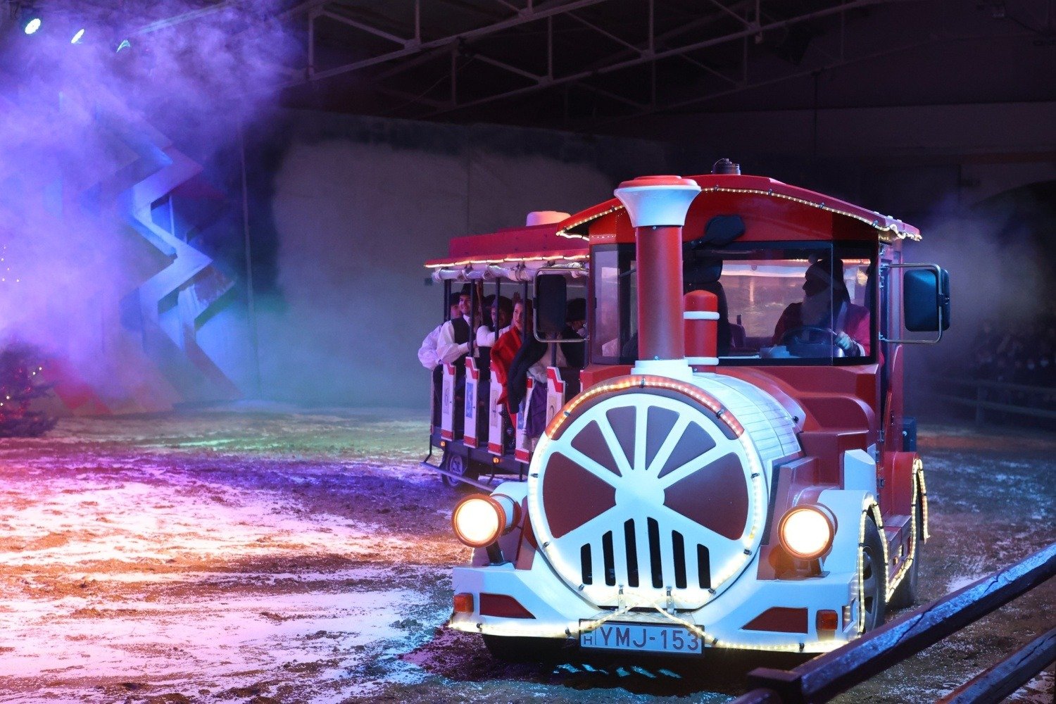 Mikulás Gála a komáromi lovas színházban 4 579146661 1678953099755628 8628267162647919614 n