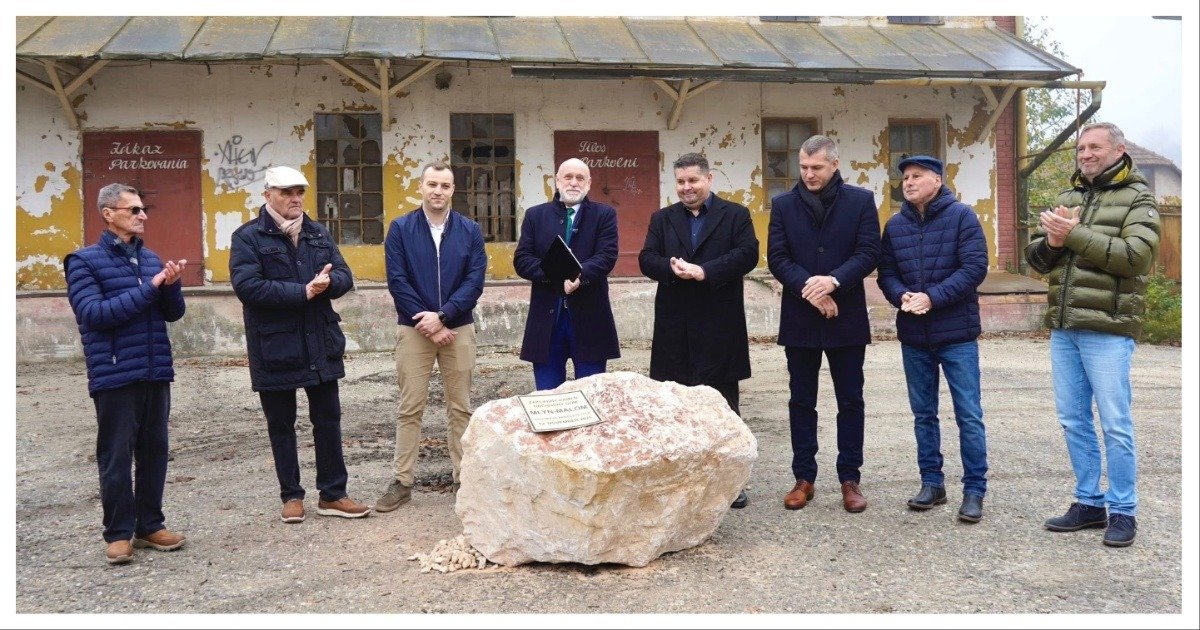 MixCollage 12 Nov 2025 03 44 PM 322