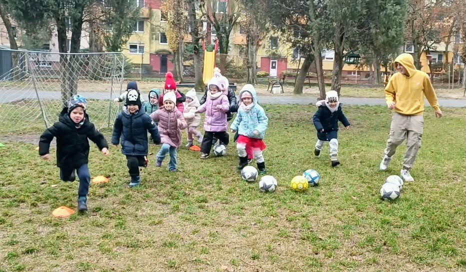 Ismét mozgásba hozta a legkisebbeket a 3. TIKI-TAKI Sportnap 3 2a364cbd 2454 4ce5 b39a 32536b8991e2