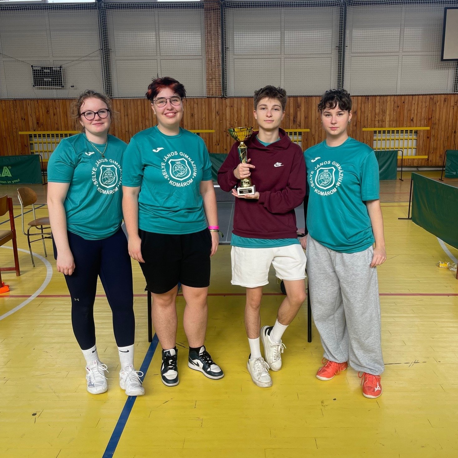 Gazdag oszi sportelet SJG Asztalitenisz lanyok jarasi 1 hely