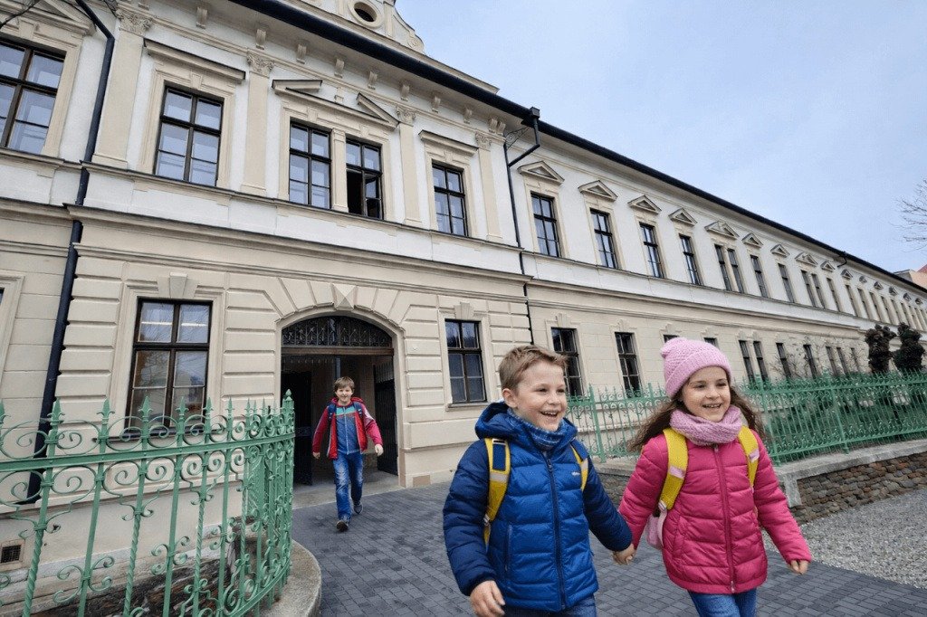 1 iskolak 1024x682 1