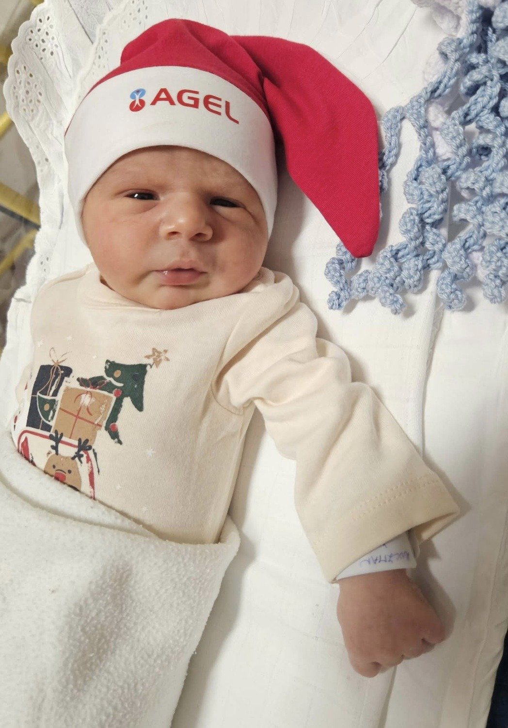 Megszületett Komárom első kisbabája 2 611373848 1473524668113704 5237985861405393709 n