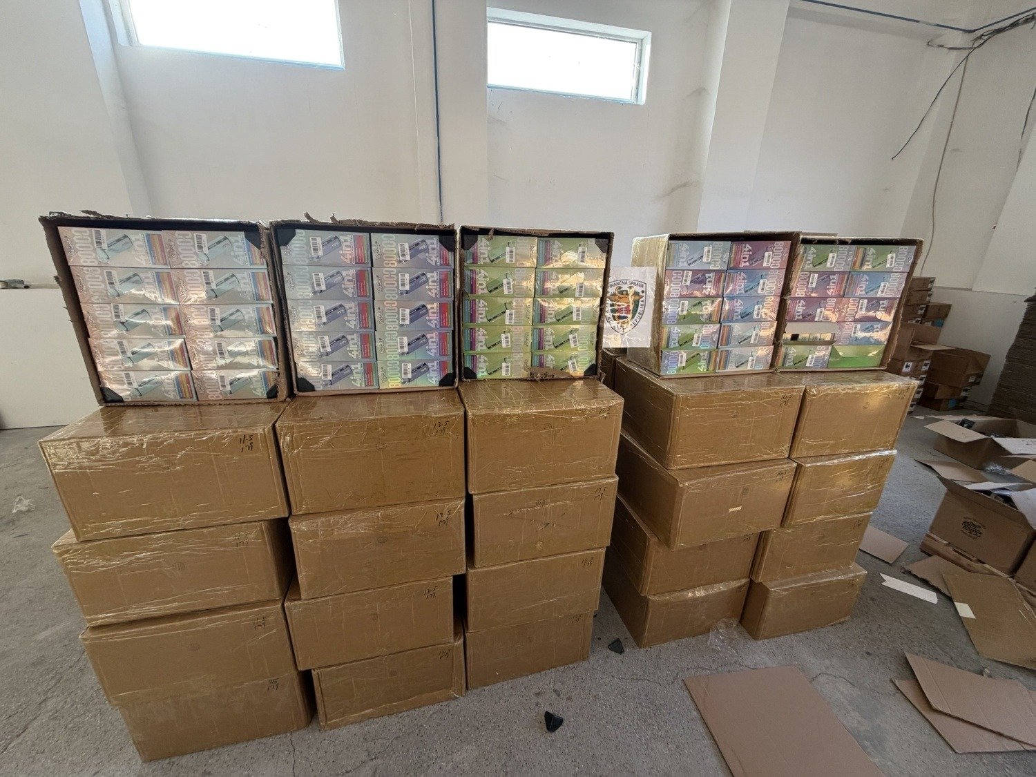 Nagy mennyiségű, illegális dohányárut foglaltak le Komáromban 6 657285856 1428363562664712 4086343118003153480 n