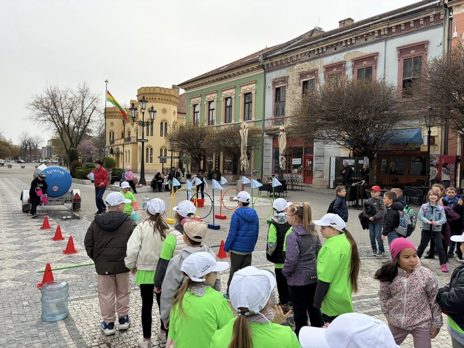 Gyermekekkel telt meg a Klapka tér a víz világnapja alkalmából 17 658066615 1536443601824374 3669384313765786018 n