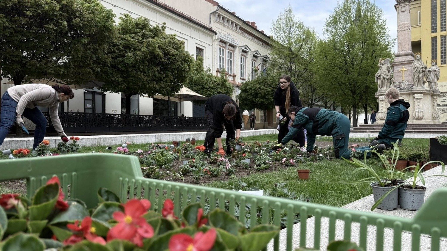 Komárom főtere ismét színesebb és barátságosabb lesz 13 670284021 976213201592363 4532513870337287647 n 1