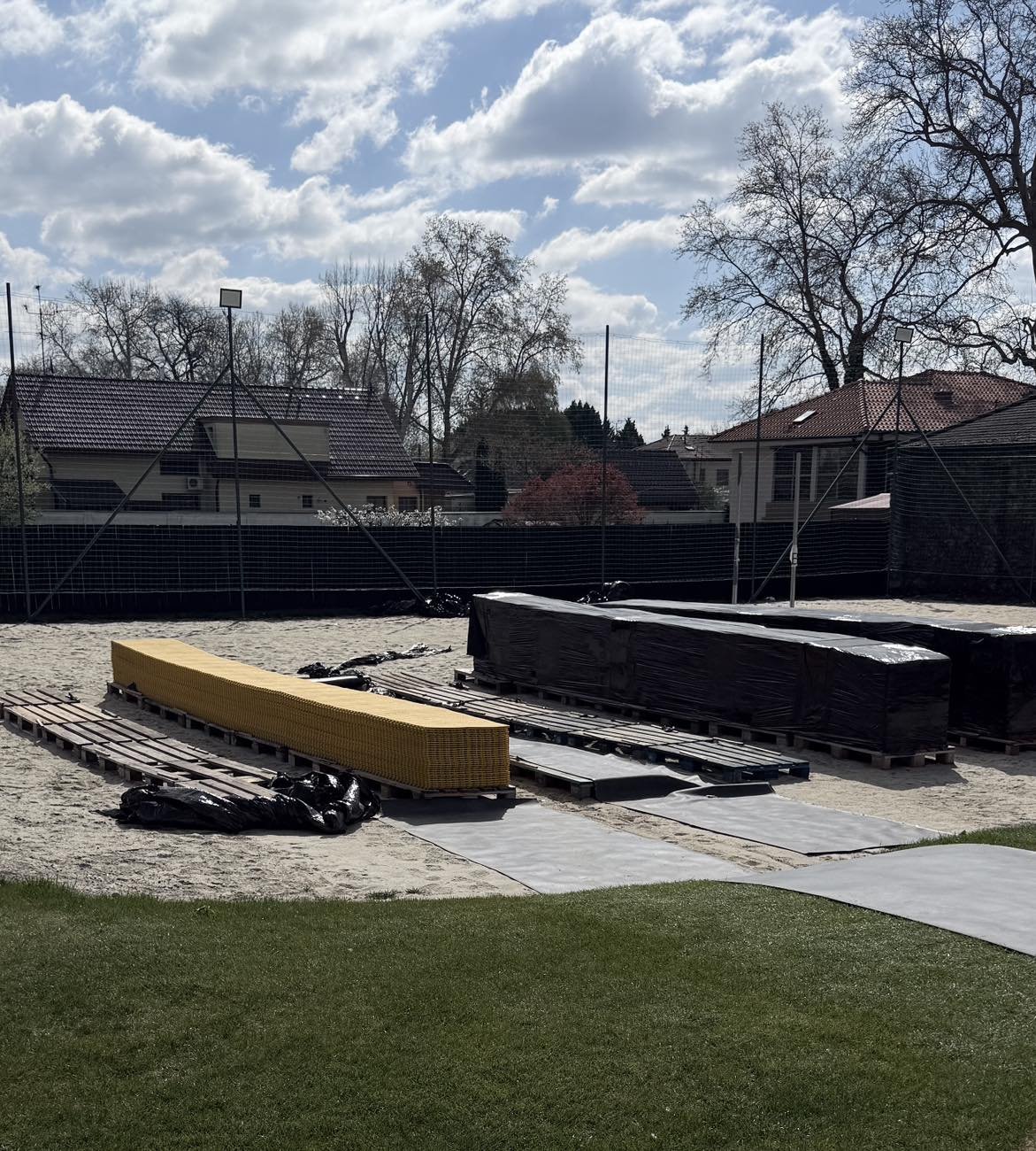 Így lesz jégpályából görkoripálya - Hamarosan nyit a Neon Rollers! 6 670935810 960774206702803 4370078062530984577 n