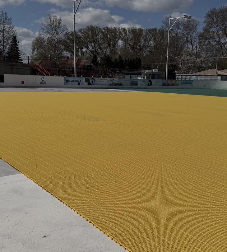 Így lesz jégpályából görkoripálya - Hamarosan nyit a Neon Rollers! 4 671413051 960774123369478 1358607962643669257 n