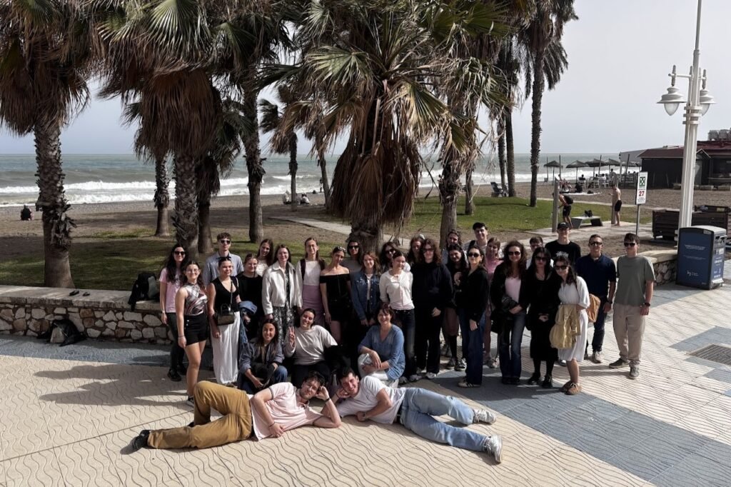 Elmenyekkel La playa