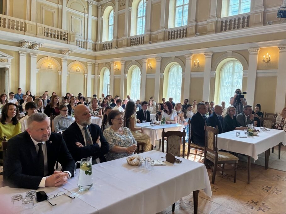 A város legjobb diákjait díjazták a Tiszti pavilonban 16 IMG 3306