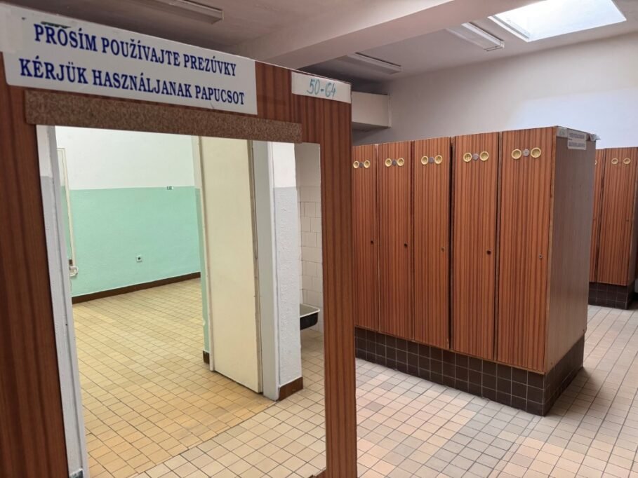 Megújul a komáromi úszoda belső tere 7 6