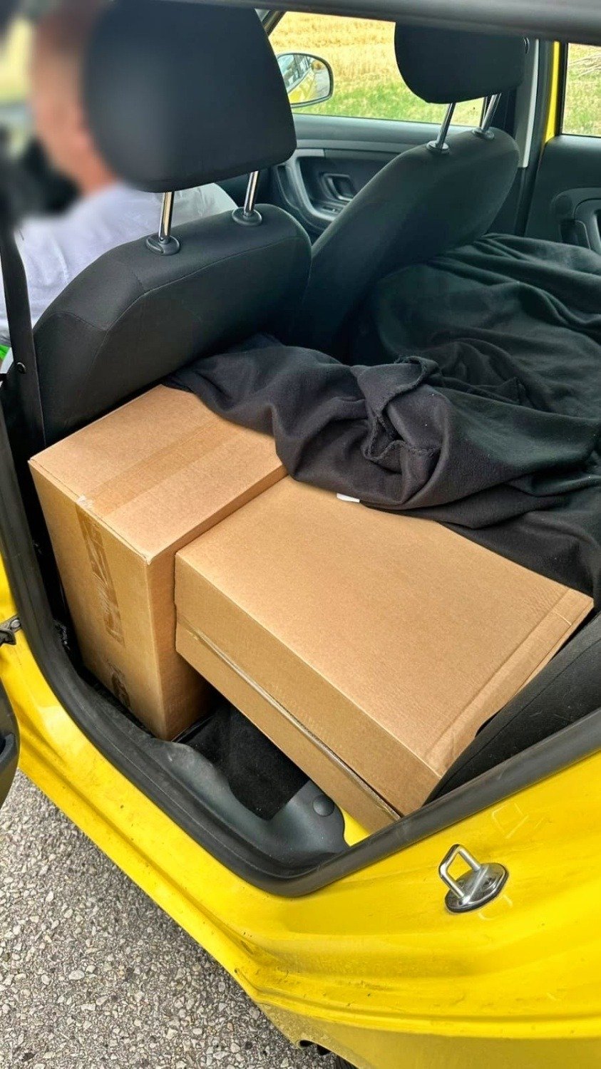 Rutinellenőrzésnek indult - nagy fogás lett belőle. Több ezer illegális cigarettát találtak Nemesócsánál 5 742154239 1024288533348371 3080433027148458317 n
