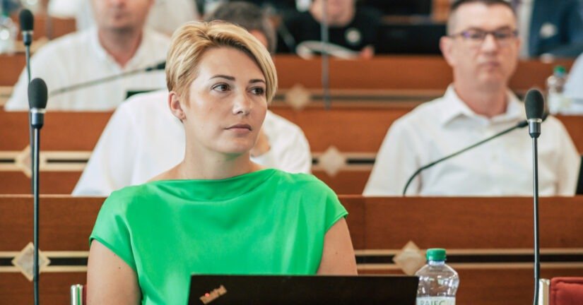 Bauer Ildiko a nyitra megyei kozgyules ulesen foto Naszaly Gabor