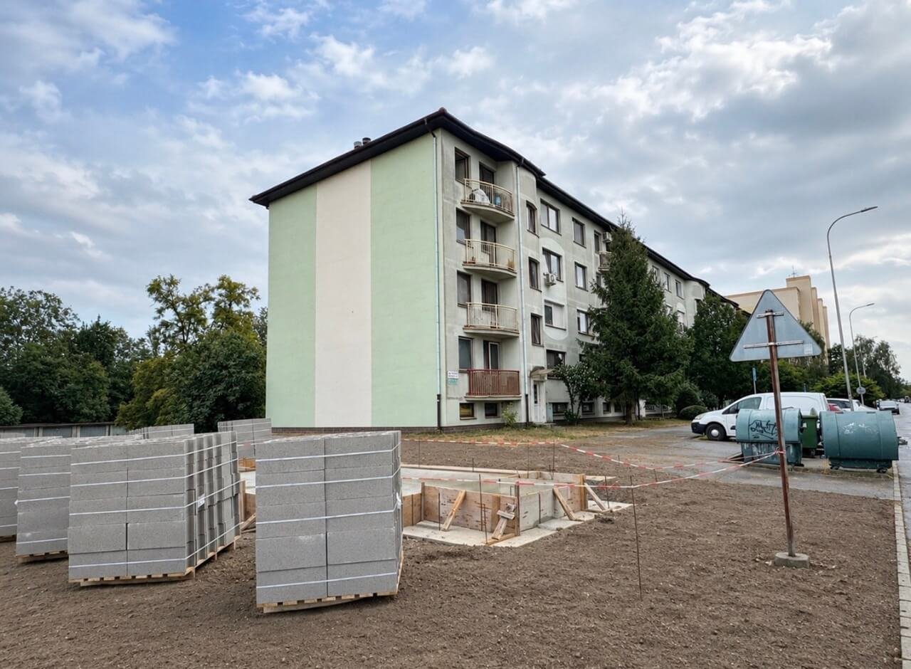 Hat új kukatároló épül Komáromban - cél a rendezettebb városkép 5 Kukak4