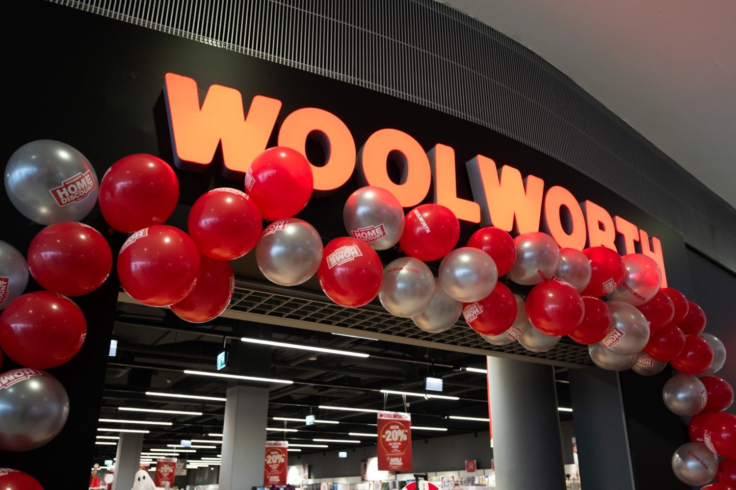 WOOLWORTH otvorenie predajne
