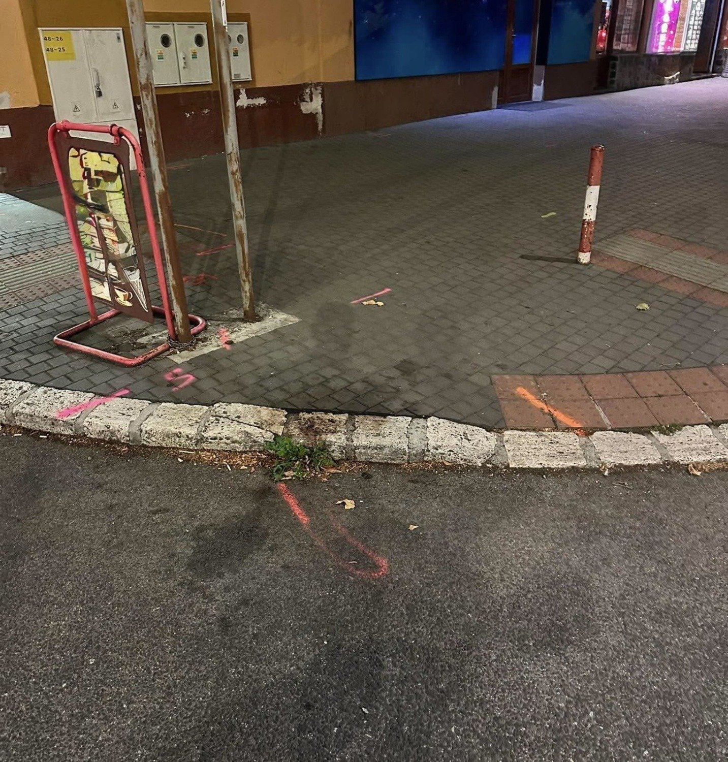 Két véres támadás történt a közelmúltban Komárom központjában 3 73f8845020ca80880acb808c40ef34a1827ac355c52579aa4c7e1507266a080b