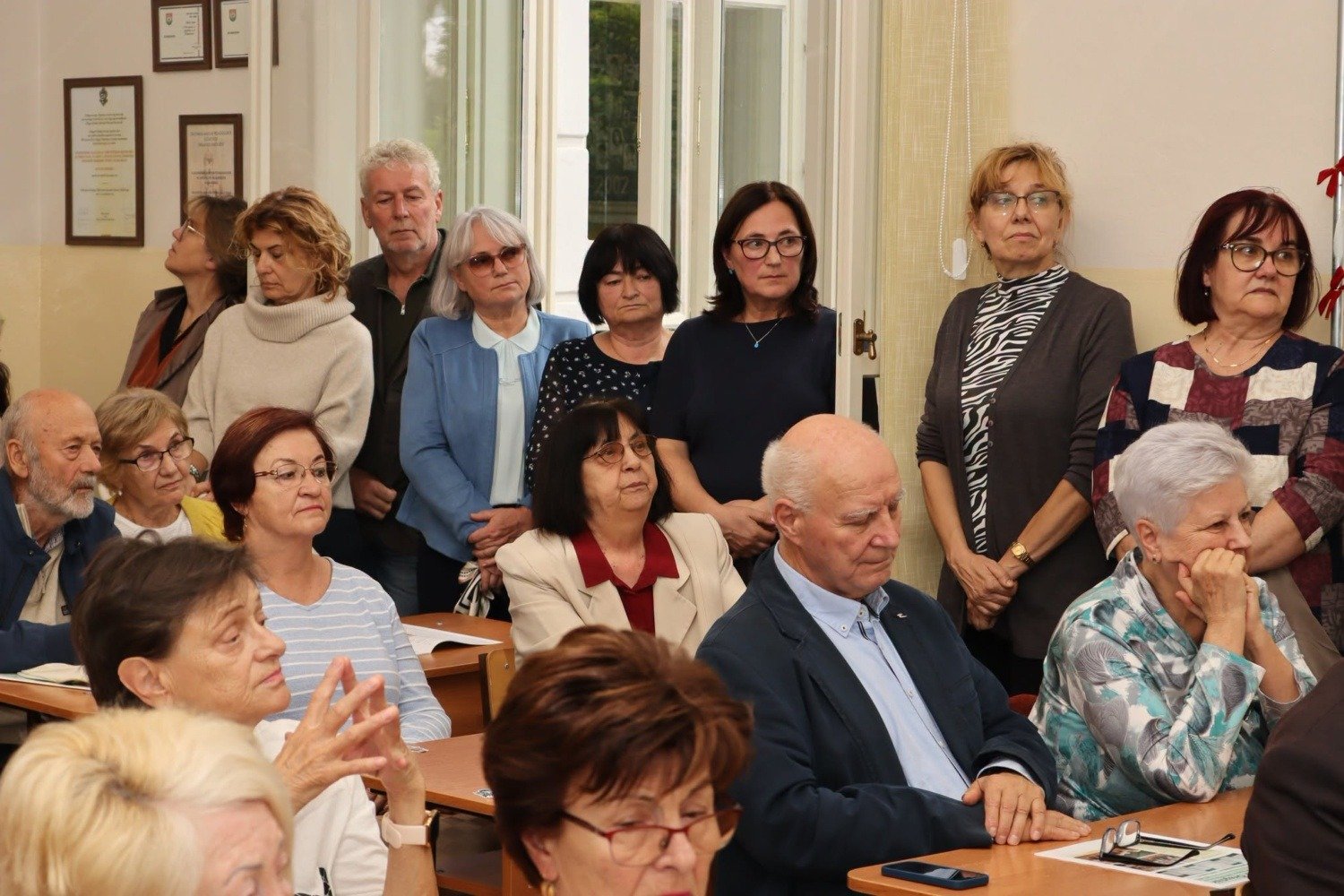 Az Oláh családról neveztek el egy tantermet a komáromi Selye Gimnáziumban 4 821486949 1573093340663708 4792858600470746341 n