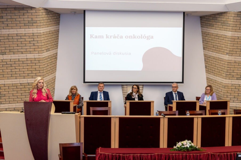 Rekordszámú résztvevő a IV. Komáromi Onkológiai Konferencián 4 IV. Komarnanska onkologicka konferencia 6